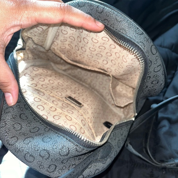 Guess backpack - Picture 4 of 4